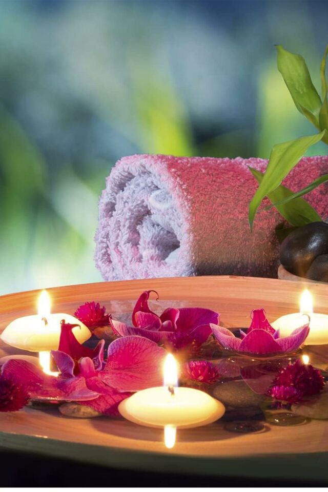 Float | Beyaz 12 Adet Yüzen Mum | 4 Saat Yanan Tea Light Mum | Kokusuz Terapi Mumu