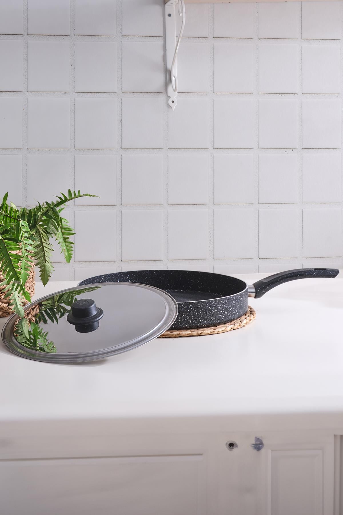 Balık Tavası 34 Cm Kapaklı Tava Granit Bazlama Börek Tavası