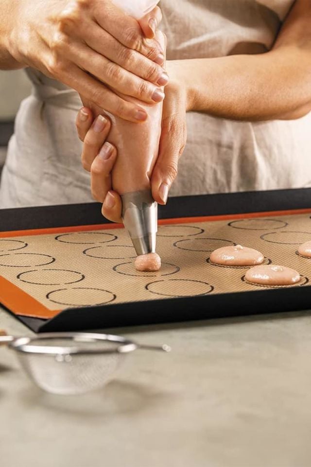 Oven | Silikon Fırınlanabilir Pişirme Kağıdı 30x40 Cm Kendinden Yağlı Yıkanabilir Silpat Hamur Açma Matı